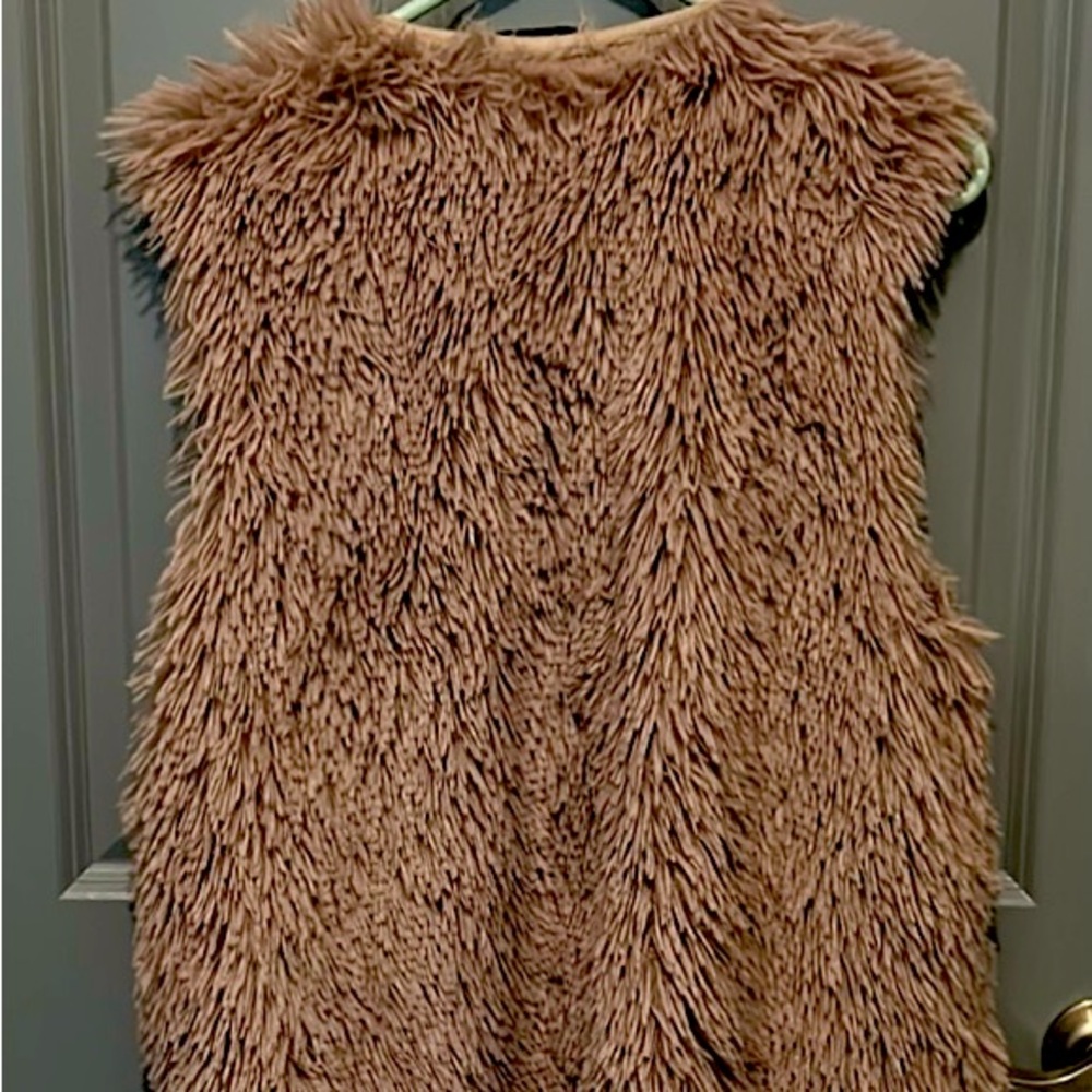 Vest by L Live size L